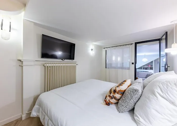 New Spacious 4 Star Family Apartment In Chic 16Th District
